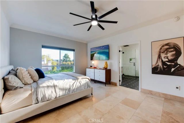 7330 De Soto, Canoga Park, CA 91303