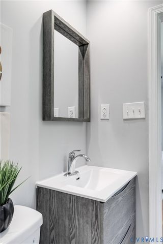 9110 Brucewood Dr, North Chesterfield, VA 23235