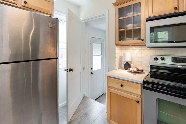 306 E Dartmouth Road, Kansas City, MO 64113