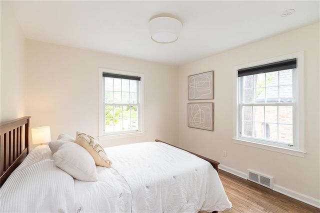 306 E Dartmouth Road, Kansas City, MO 64113