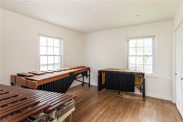 306 E Dartmouth Road, Kansas City, MO 64113