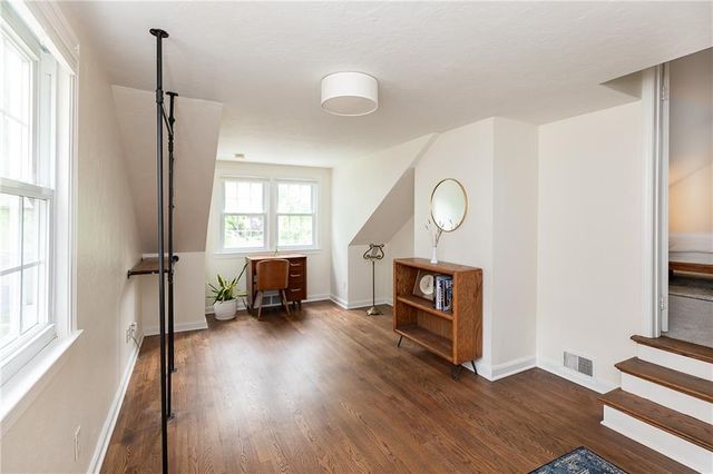 306 E Dartmouth Road, Kansas City, MO 64113