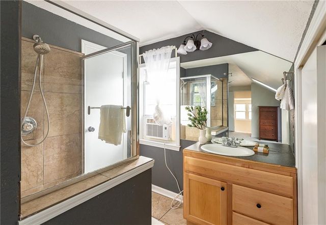 306 E Dartmouth Road, Kansas City, MO 64113