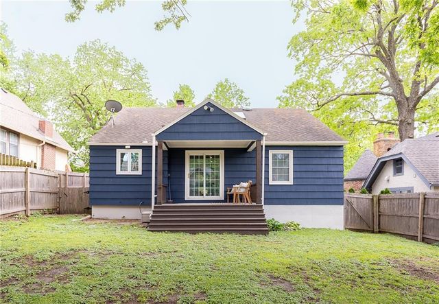 306 E Dartmouth Road, Kansas City, MO 64113