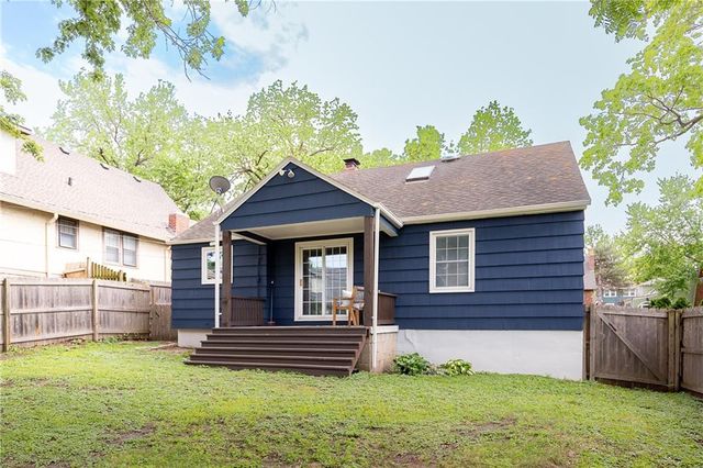 306 E Dartmouth Road, Kansas City, MO 64113