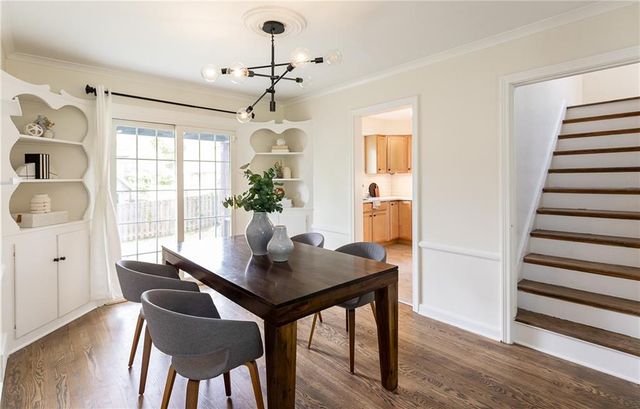 306 E Dartmouth Road, Kansas City, MO 64113