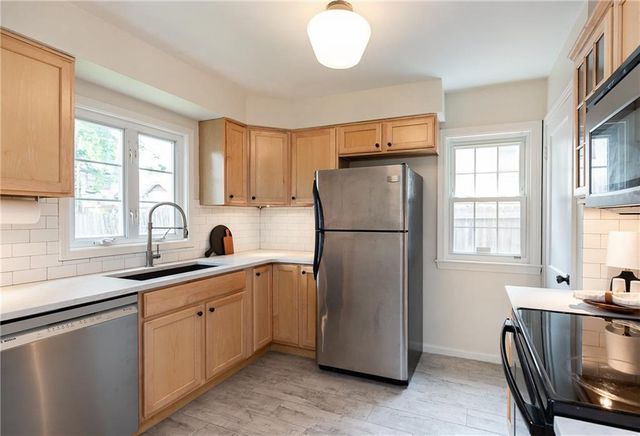 306 E Dartmouth Road, Kansas City, MO 64113