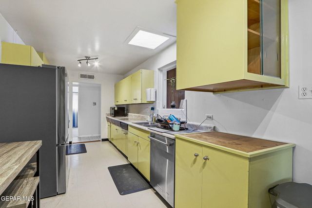 8113 DEMPSEY Avenue, El Paso, TX 79925