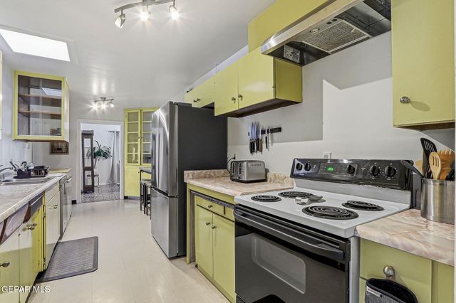 8113 DEMPSEY Avenue, El Paso, TX 79925