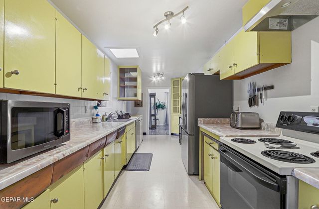 8113 DEMPSEY Avenue, El Paso, TX 79925