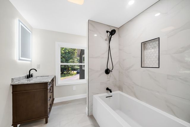 1 Albion Rd, Billerica, MA 01821