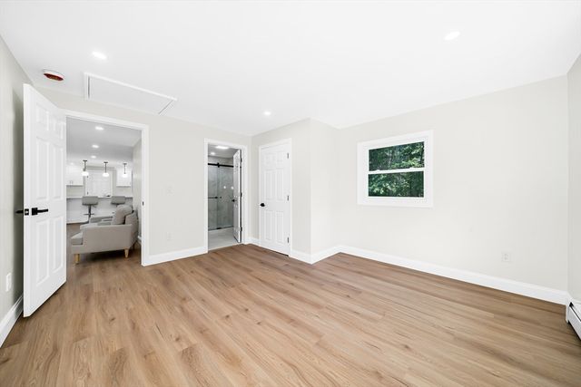 1 Albion Rd, Billerica, MA 01821