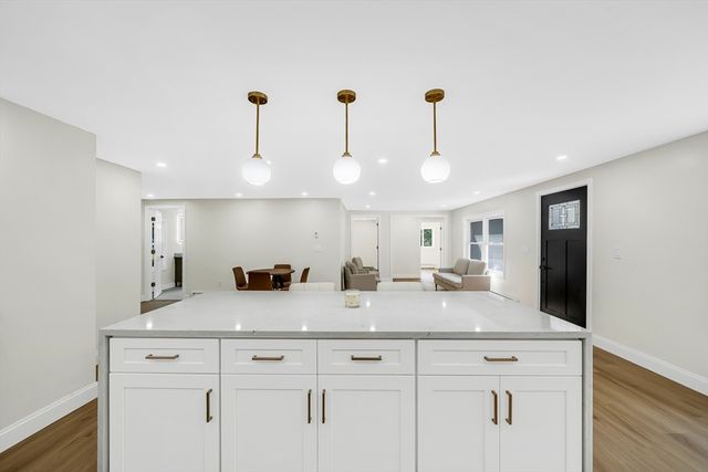 1 Albion Rd, Billerica, MA 01821