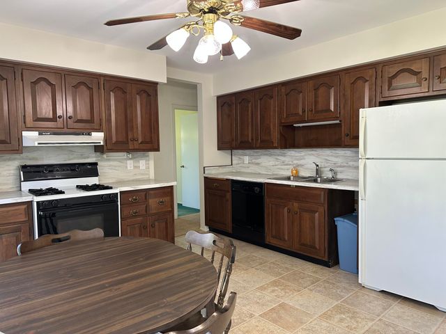 1010 Sassafras Lane, Niles City, MI 49120