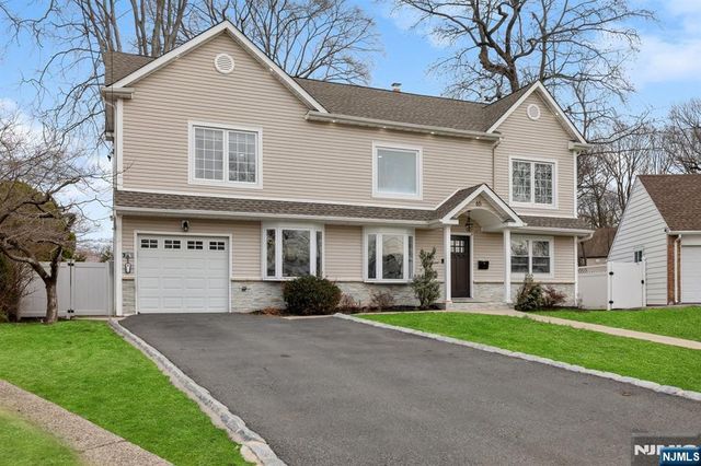 65 Clinton Park Drive, Bergenfield, NJ 07621