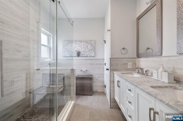 65 Clinton Park Drive, Bergenfield, NJ 07621