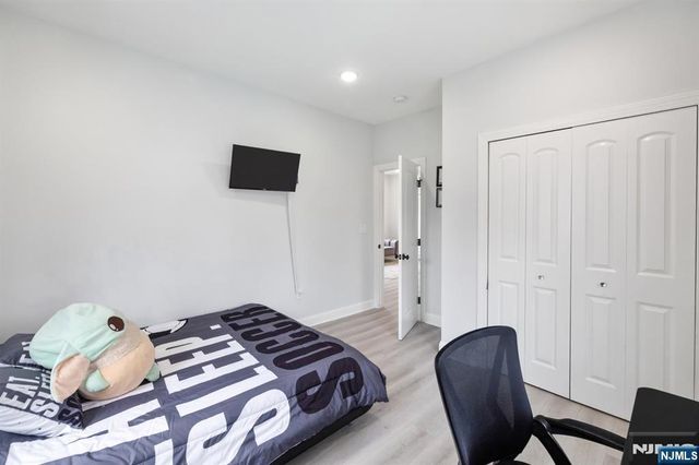 65 Clinton Park Drive, Bergenfield, NJ 07621