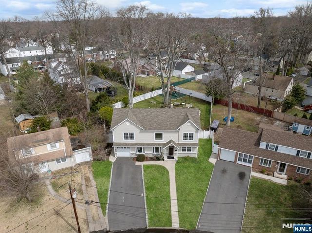 65 Clinton Park Drive, Bergenfield, NJ 07621