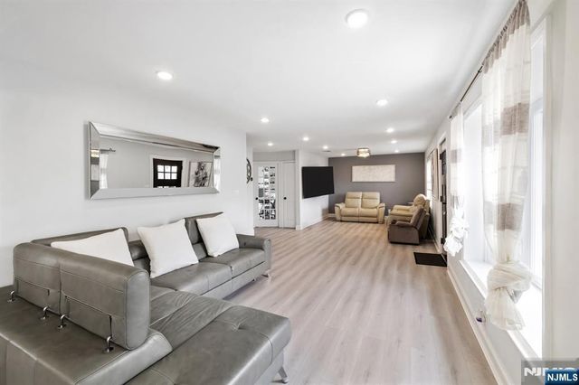 65 Clinton Park Drive, Bergenfield, NJ 07621