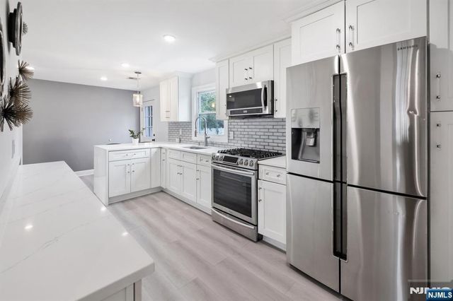 65 Clinton Park Drive, Bergenfield, NJ 07621