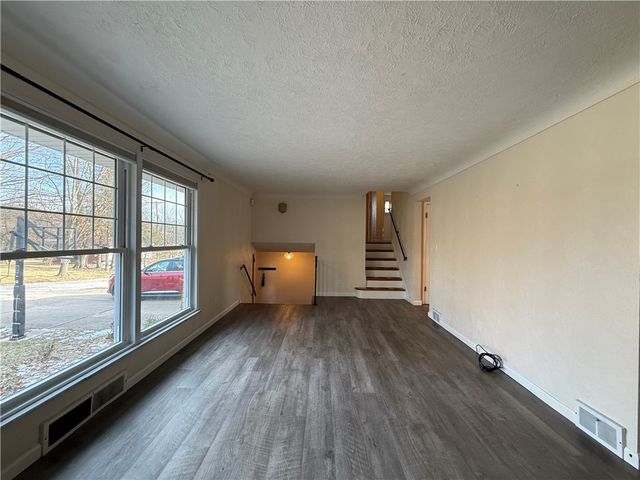 103 Willett Dr, Verona, PA 15147