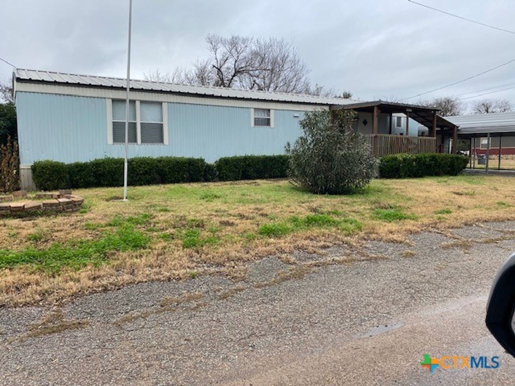 909 E Constitution Street, Victoria, TX 77901
