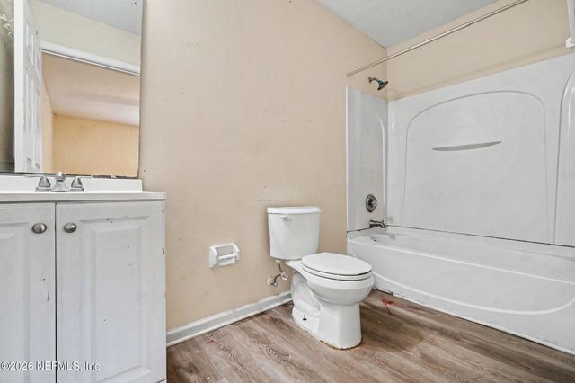 8205 BERRY Avenue, Jacksonville, FL 32211
