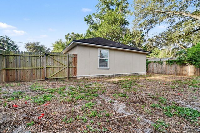8205 BERRY Avenue, Jacksonville, FL 32211