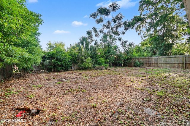 8205 BERRY Avenue, Jacksonville, FL 32211