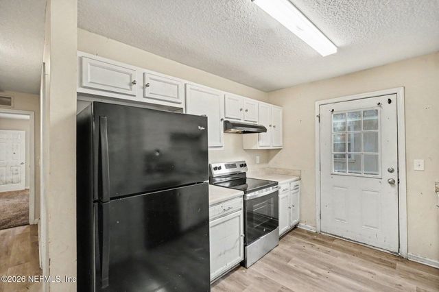 8205 BERRY Avenue, Jacksonville, FL 32211