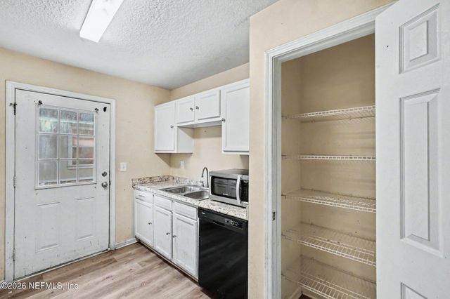 8205 BERRY Avenue, Jacksonville, FL 32211