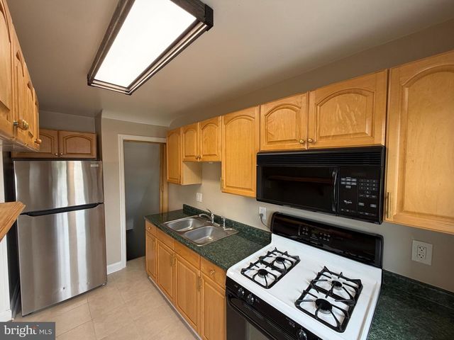 647 DUNWICH WAY, Baltimore, MD 21221