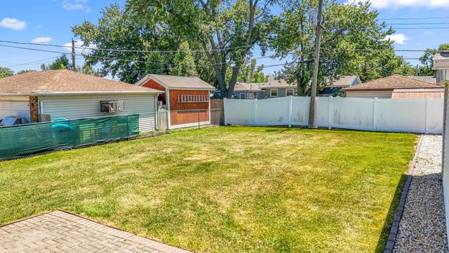 7717 W 81st Street, Bridgeview, IL 60455