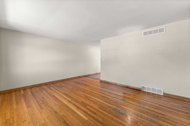 7717 W 81st Street, Bridgeview, IL 60455