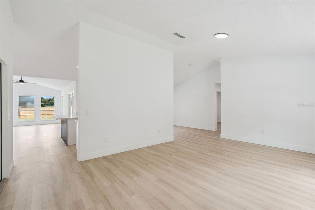 Image 6 of property listing at 5021 LOG WAGON ROAD, Ocoee, FL 34761