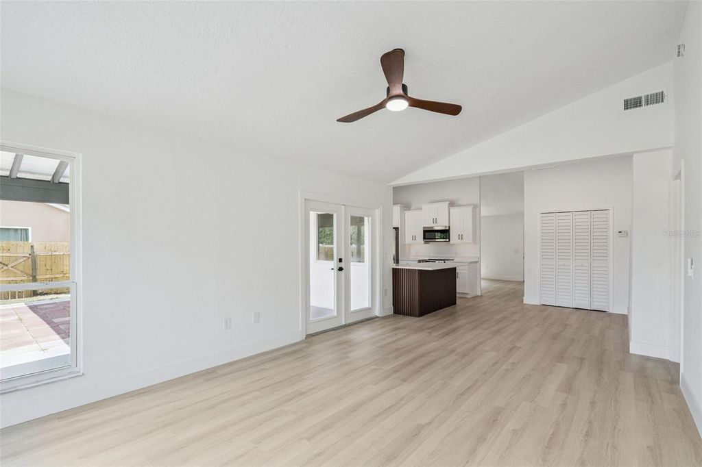 Image 8 of property listing at 5021 LOG WAGON ROAD, Ocoee, FL 34761