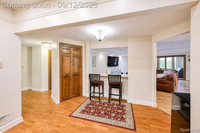 43050 12 Oaks Crescent Drive 4055, Novi, MI 48377