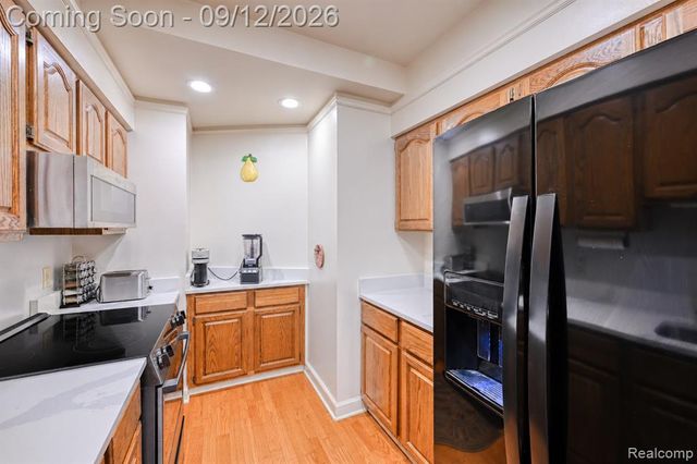 43050 12 Oaks Crescent Drive 4055, Novi, MI 48377