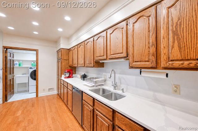 43050 12 Oaks Crescent Drive 4055, Novi, MI 48377