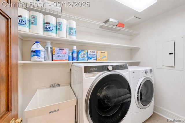 43050 12 Oaks Crescent Drive 4055, Novi, MI 48377