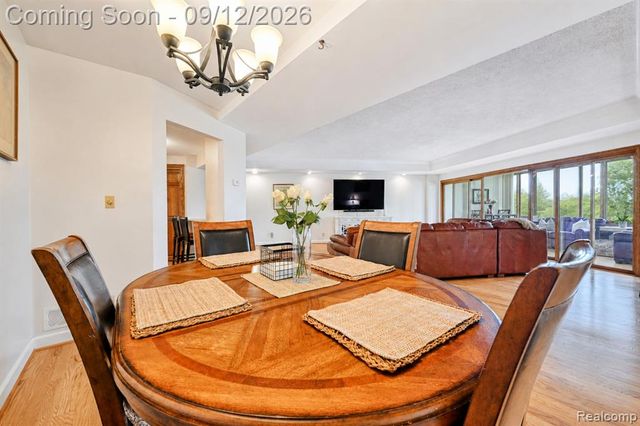 43050 12 Oaks Crescent Drive 4055, Novi, MI 48377