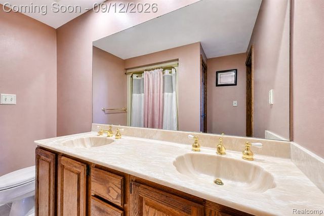 43050 12 Oaks Crescent Drive 4055, Novi, MI 48377