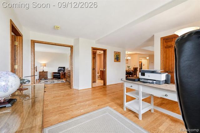 43050 12 Oaks Crescent Drive 4055, Novi, MI 48377