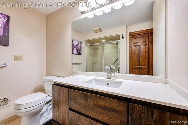 43050 12 Oaks Crescent Drive 4055, Novi, MI 48377