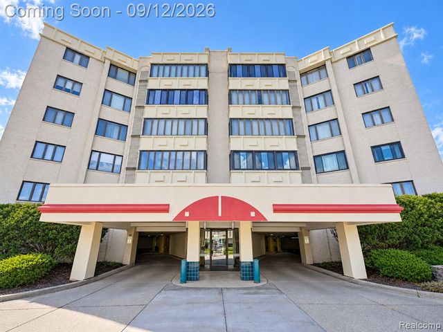 43050 12 Oaks Crescent Drive 4055, Novi, MI 48377