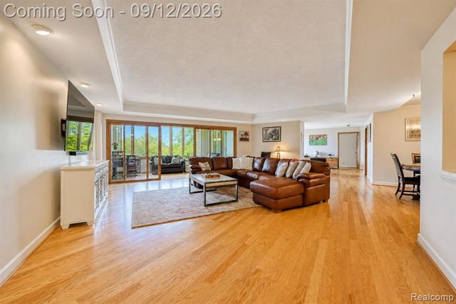 43050 12 Oaks Crescent Drive 4055, Novi, MI 48377