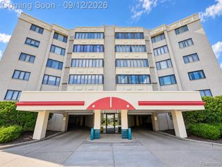 43050 12 Oaks Crescent Drive 4055, Novi, MI 48377