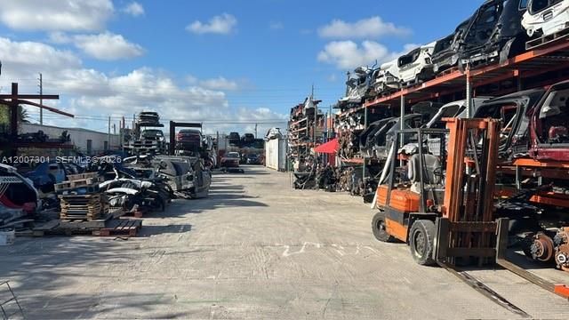 NW 47th St, Miami, FL 33142