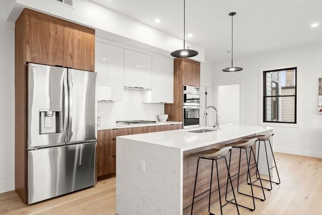 47 Condor PH3, Boston, MA 02128