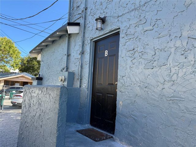 236 SW 10th Avenue B, Miami, FL 33130